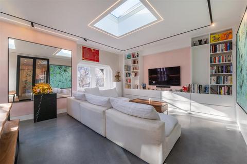 3 bedroom flat for sale, Elsworthy Road, Primrose Hill, NW3
