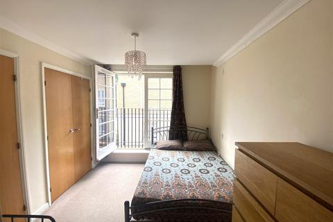 undefined, Twickenham Road, Isleworth