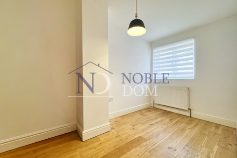 undefined, Richmond Road, Twickenham, TW1