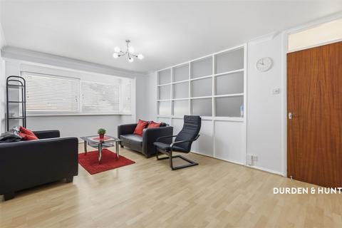 2 bedroom apartment to rent, New Wanstead, Wanstead E11