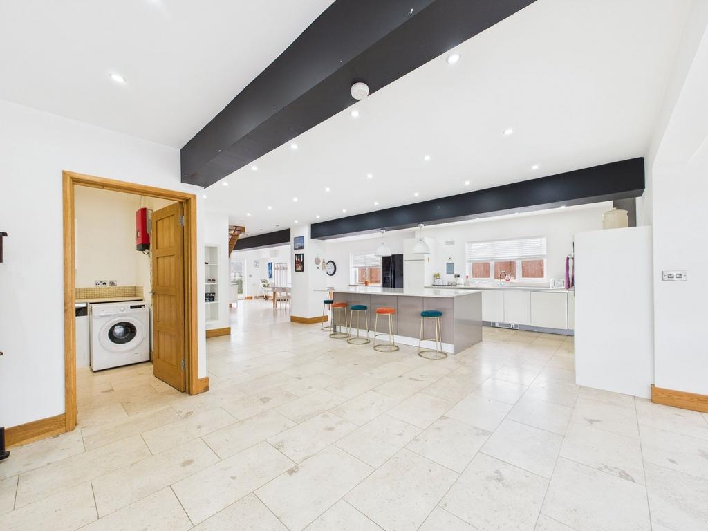 Kitchen/Living Area