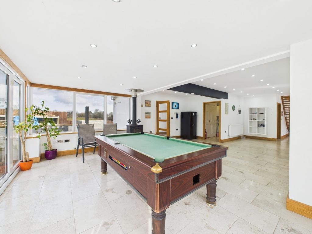 Kitchen/Living Area