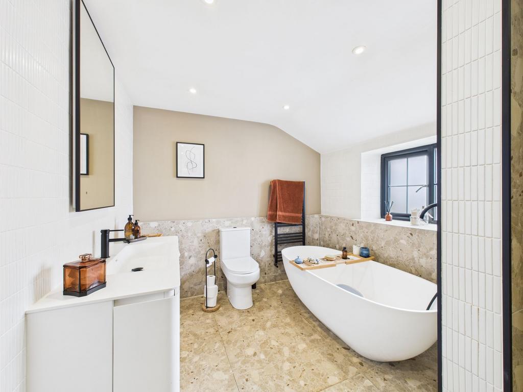En Suite 1