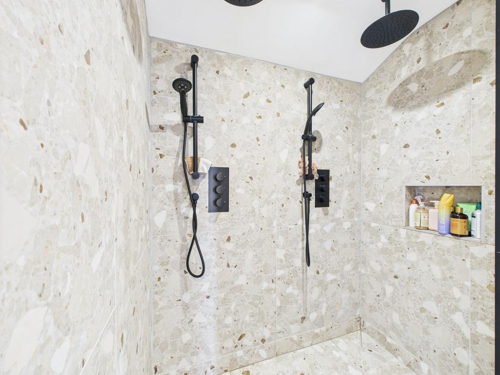 En Suite 1