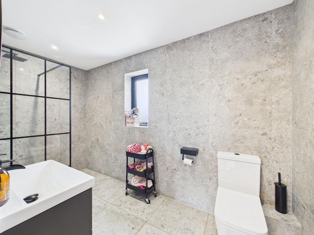 En Suite 2