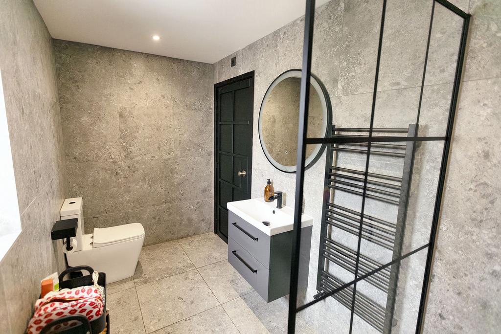 En Suite 2