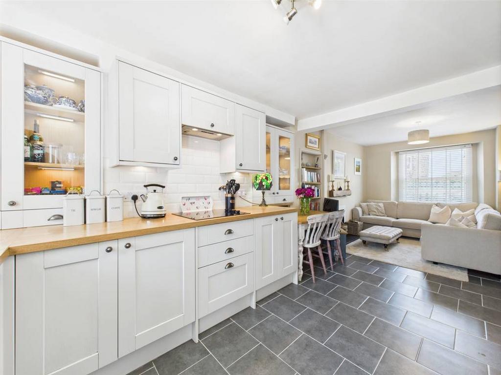 Kitchen/Living Area