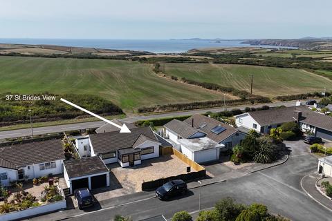 2 bedroom detached bungalow for sale, St. Brides View, Roch, SA62