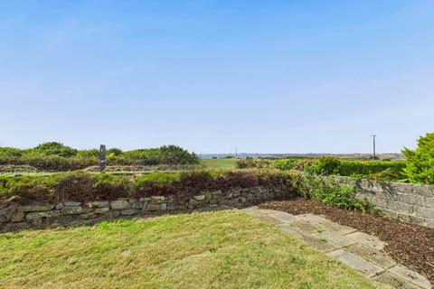 2 bedroom detached bungalow for sale, St. Brides View, Roch, SA62