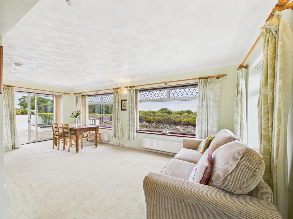 Living room 2