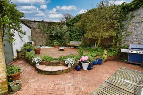 3 bedroom property for sale, St. Johns Hill, Tenby, SA70
