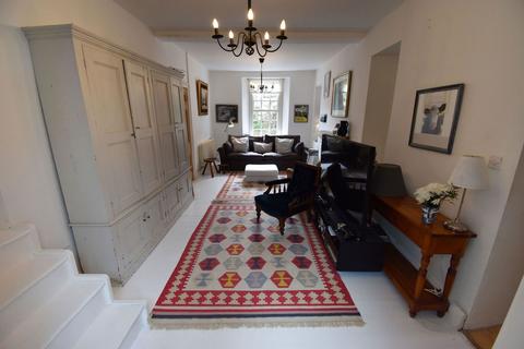 3 bedroom property for sale, St. Johns Hill, Tenby, SA70