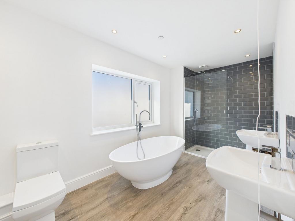 En Suite (Bed 1)