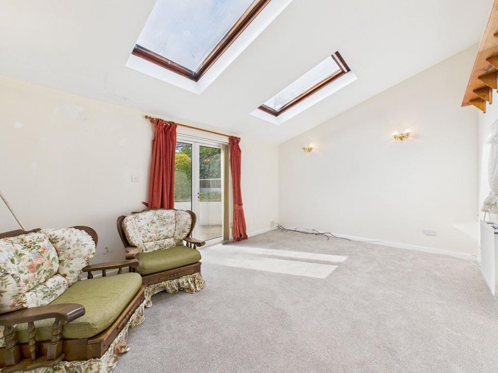 Bedroom 2 / Reception Room
