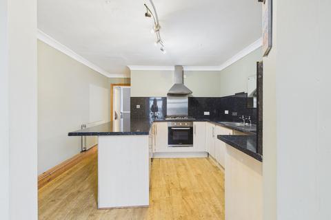 4 bedroom end of terrace house for sale, Warren Street, Tenby, SA70