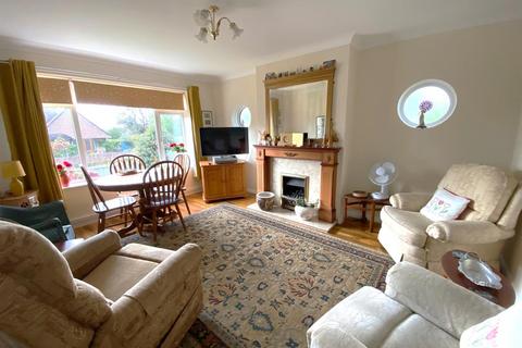 3 bedroom detached bungalow for sale, Chyngton Gardens, Seaford