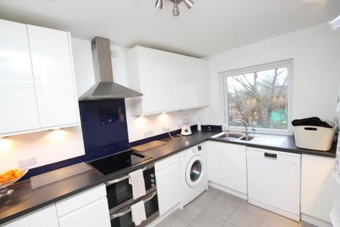 2 bedroom flat to rent, Overnhill Road, Bristol BS16