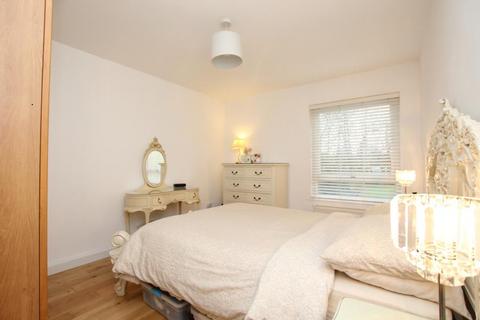 2 bedroom flat to rent, Overnhill Road, Bristol BS16