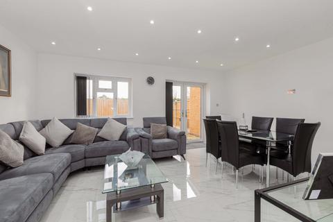 undefined, Garrard Road, Slough SL2