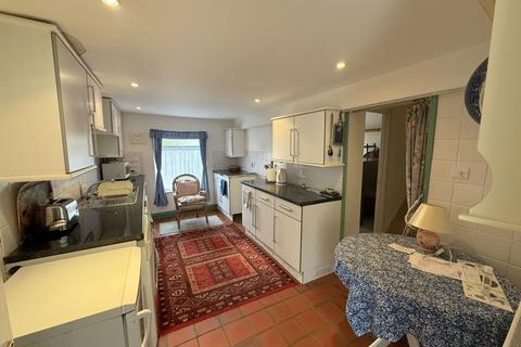 undefined, Tewkesbury GL20