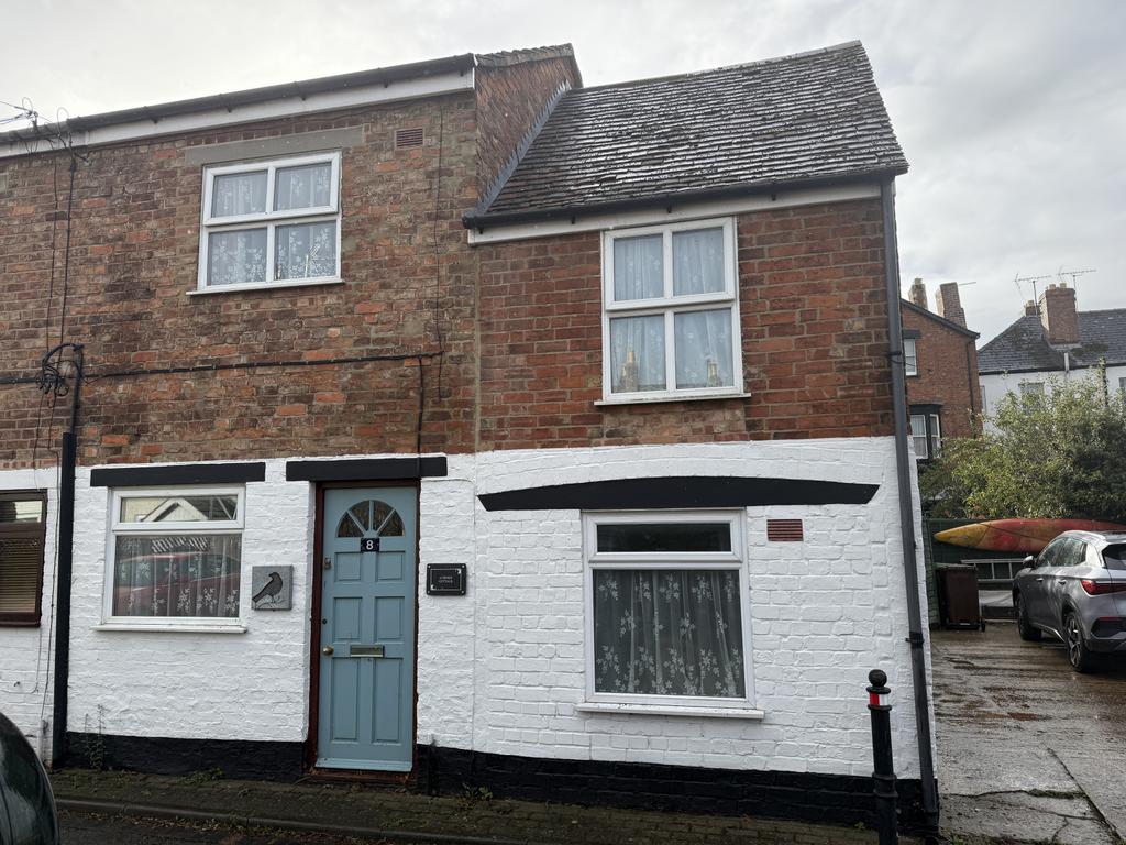 2 Bedroom End Terrace Cottage
