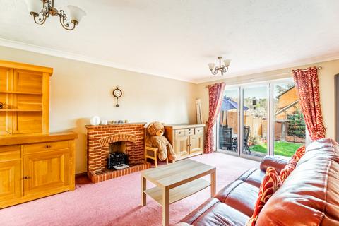 4 bedroom detached house to rent, Avalon Close, Hertfordshire WD25