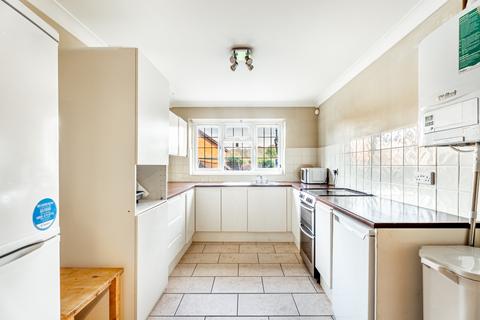 4 bedroom detached house to rent, Avalon Close, Hertfordshire WD25