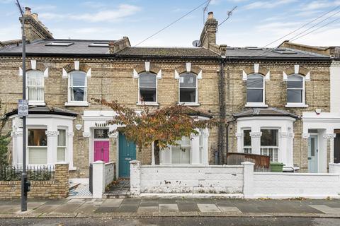 3 bedroom flat for sale, Rigault Road, London, SW6