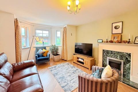 2 bedroom flat for sale, Wellington Road, Timperley, Altrincham, WA15