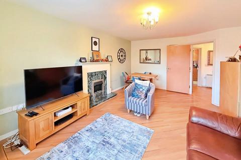 2 bedroom flat for sale, Wellington Road, Timperley, Altrincham, WA15