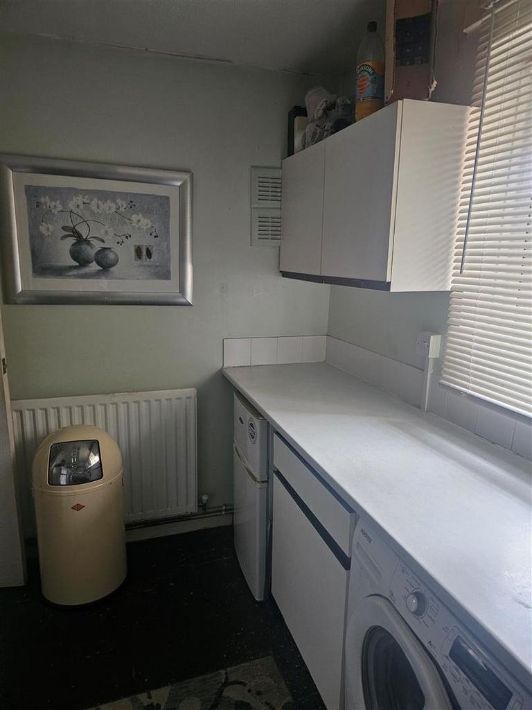 Kitchen2.jpg
