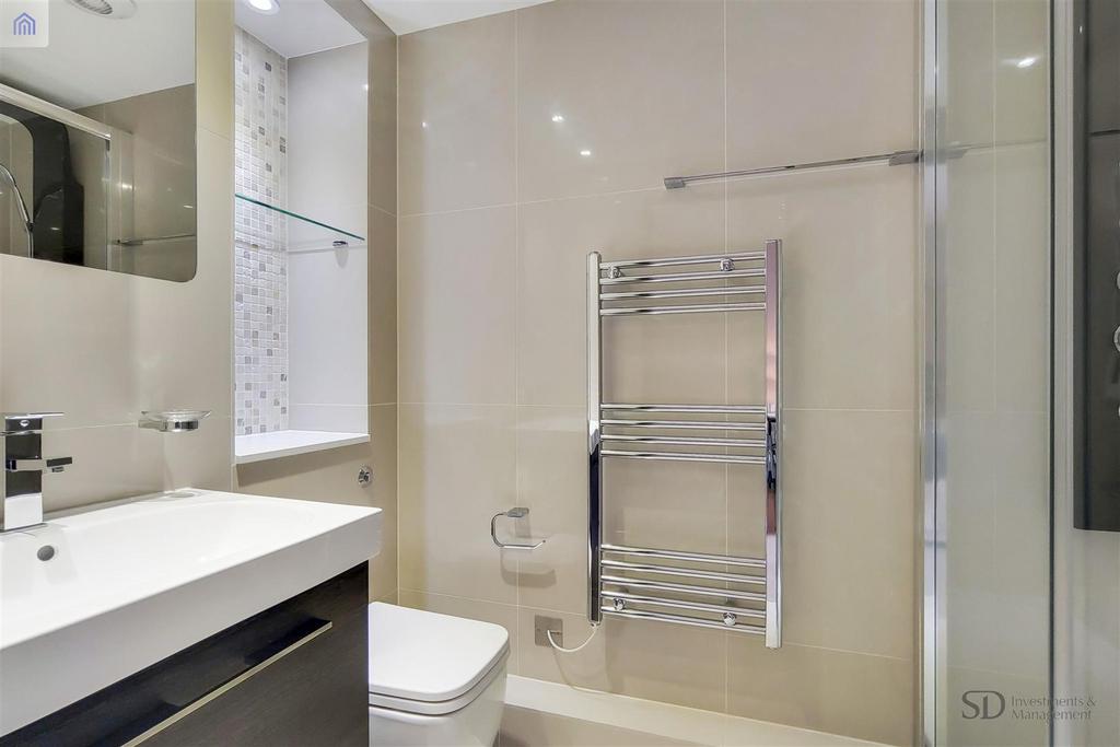 10 Ensuite 2-0.jpg