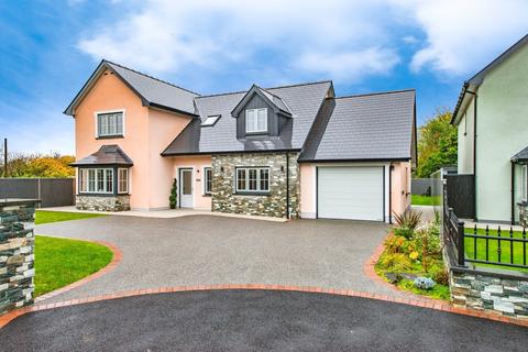 undefined, Cae Crug, Penrhiwllan SA44