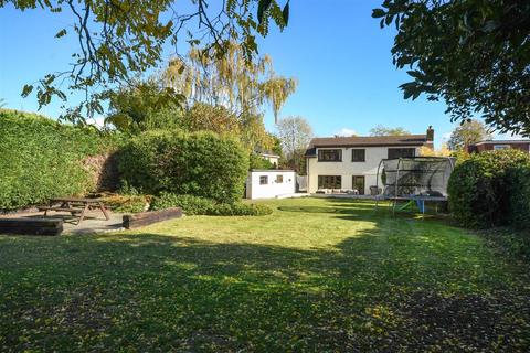 5 bedroom detached house for sale, Galleywood Road, Great Baddow, Chelmsford