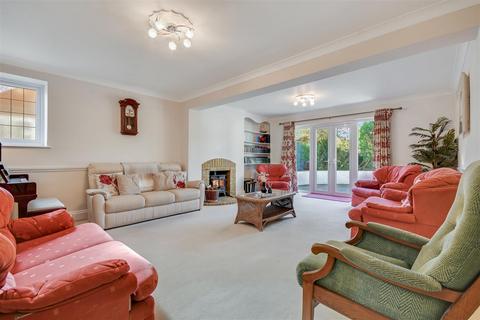 5 bedroom detached house for sale, Galleywood Road, Great Baddow, Chelmsford