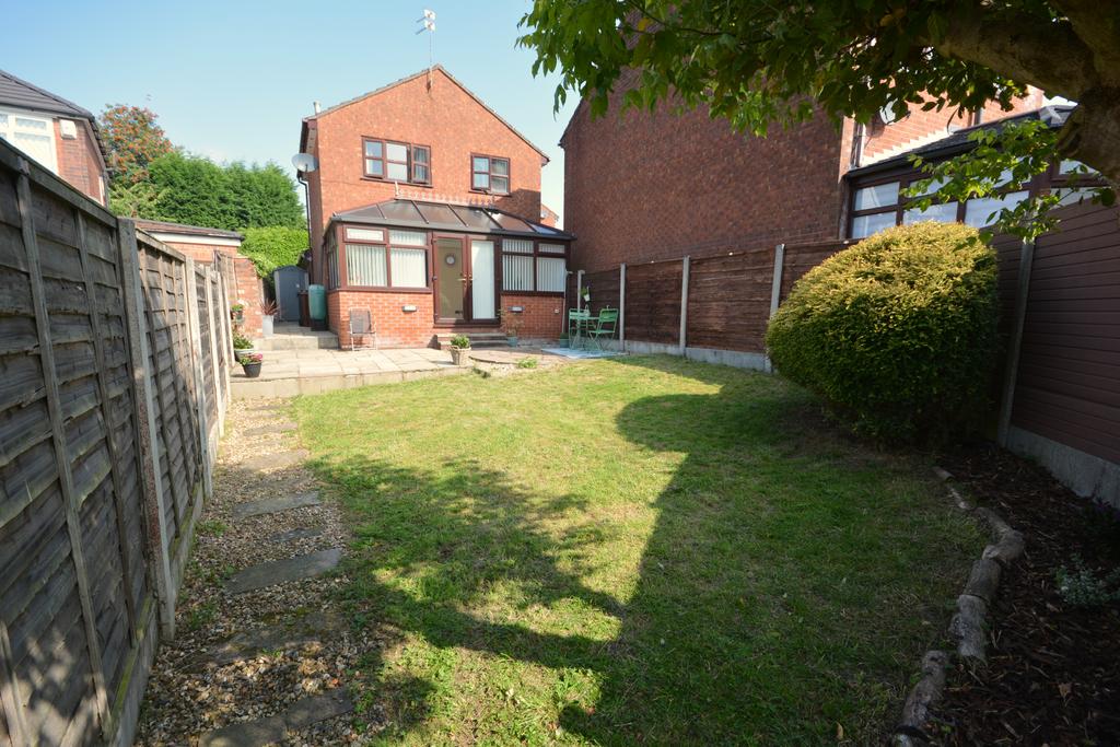 27 Croftleigh Close, Whitefield M45 7 DL