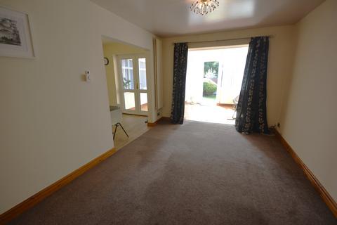 2 bedroom detached house to rent, Croftleigh Close, Whitefield, M45 7DL