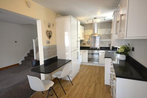 2 bedroom detached house to rent, Croftleigh Close, Whitefield, M45 7DL