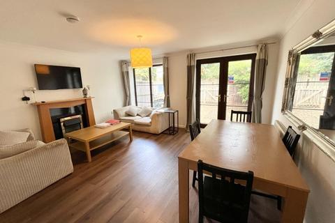 6 bedroom house to rent, St. Hildas Mews, York