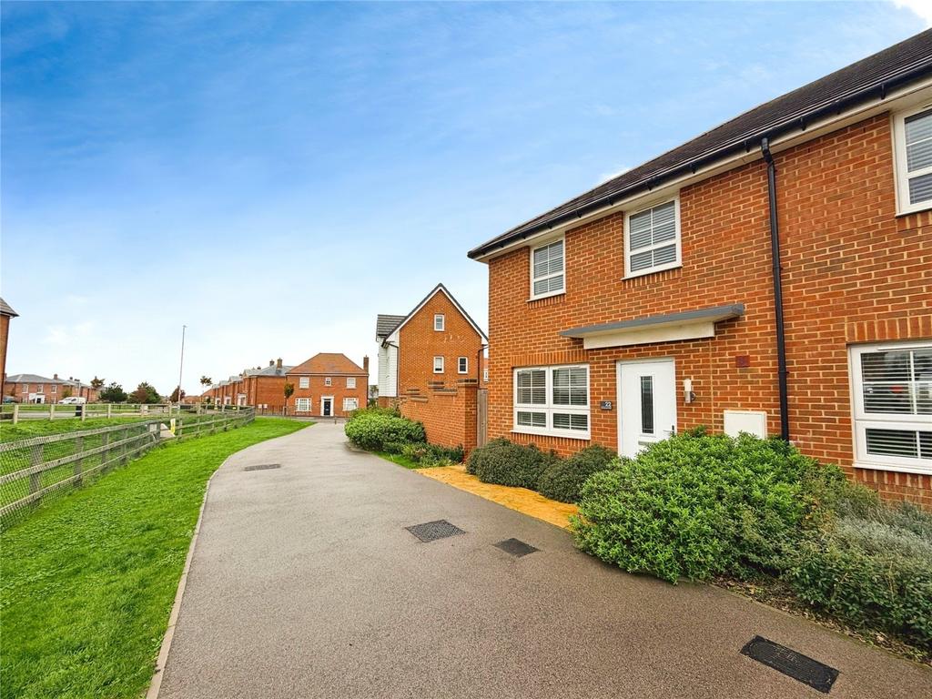 Whinchat Rise, Dover CT16 3 bed semi-detached house - £1,500 pcm (£346 pw)