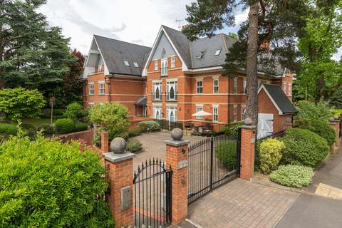 undefined, Ellesmere Road, WEYBRIDGE, KT13