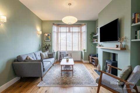 3 bedroom semi-detached house for sale, Cricklade Road, Swindon, SN2 7AQ