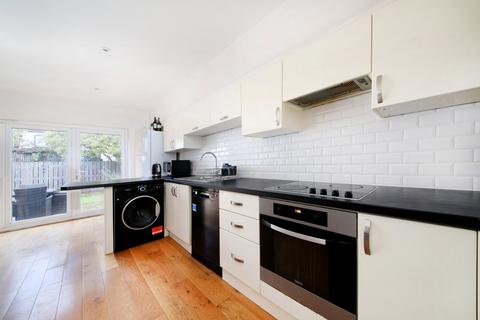 5 bedroom semi-detached house to rent, Bedford Terrace, Clapham SW2