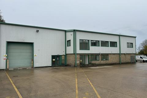 Industrial unit to rent - 51 Maurice Gaymer Road, Attleborough, Norfolk, NR17 2QZ