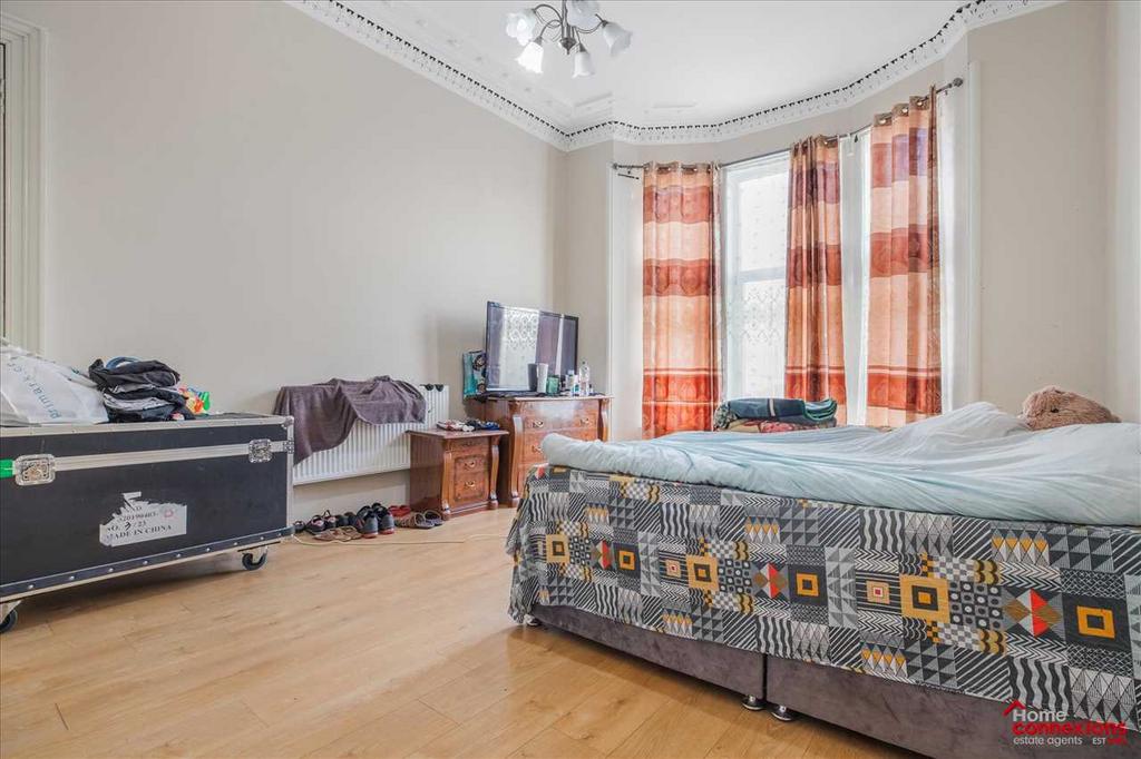 Bedroom One (3)