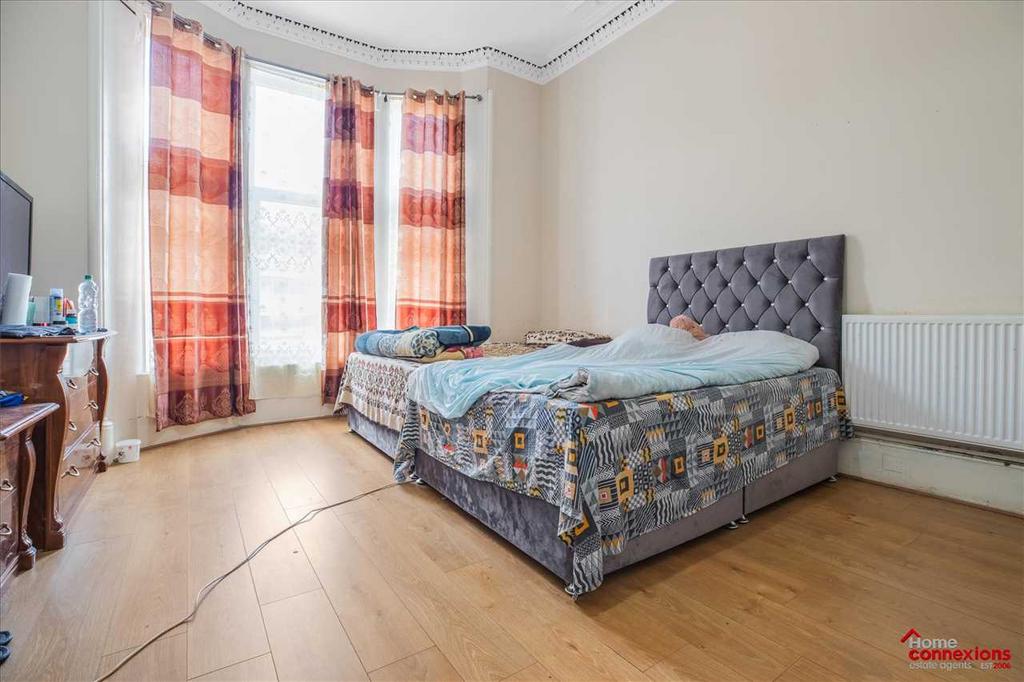 Bedroom One (1)