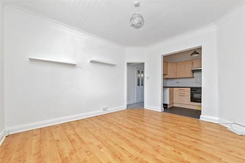2 bedroom maisonette to rent, Hatfield Road, St. Albans