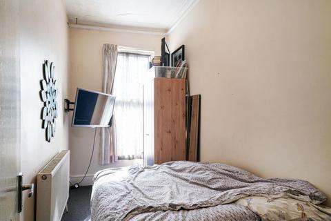 2 bedroom apartment for sale, Sellons Avenue, Harlesden, NW10