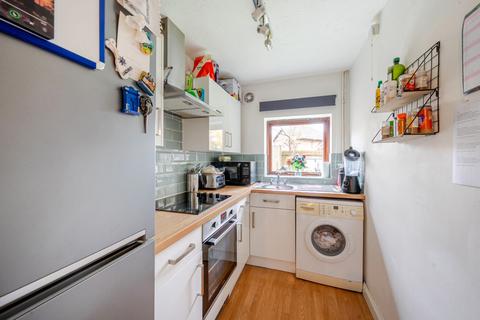 undefined, Aynscombe Close, Bedfordshire LU6