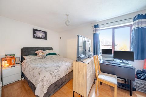 undefined, Aynscombe Close, Bedfordshire LU6